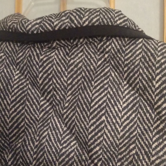 J. Crew Tan & Black Puffer Vest sz Small - Picture 6 of 8